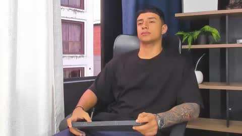 jaze_bradley online show from December 18, 11:16 am