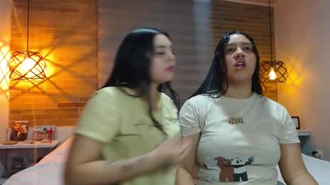 Jazmin and Scarlett online show from November 26, 9:43 am