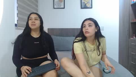 Snapshot of jazmin_dharius chatting on April 27, 10:57 am Jazmin and Scarlett online show from April 27, 10:57 am