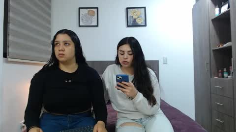 Snapshot of jazmin_dharius chatting on May 12, 9:39 am Jazmin and Scarlett online show from May 12, 9:39 am