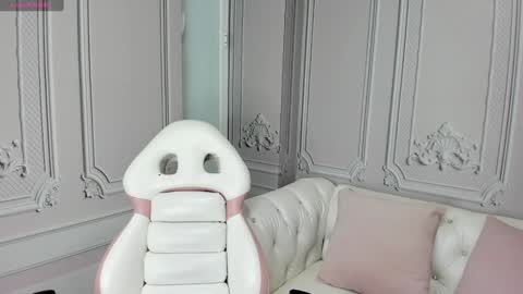 JAZMIN online show from December 28, 2:22 am