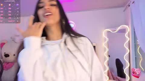 Jazmin  online show from November 12, 11:32 am