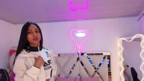 Jazmin  online show from November 14, 11:42 am