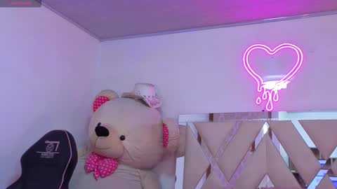 Jazmin  online show from December 3, 11:41 am