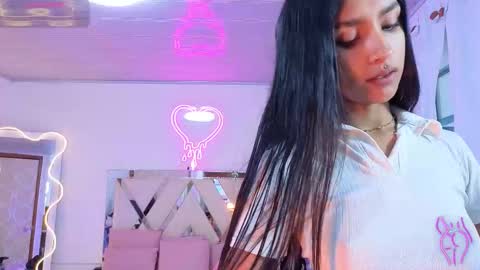 Jazmin  online show from December 19, 11:50 am