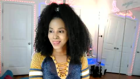 Snapshot of jazminefox chatting on June 5, 8:36 pm Jazmine Fox online show from June 5, 8:36 pm