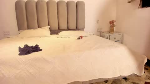Jazminrusso  online show from June 14, 2:24 am