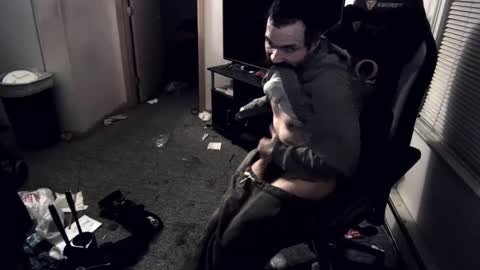 Snapshot of jburns87 chatting on December 19, 11:50 am jburns87 online show from December 19, 11:50 am