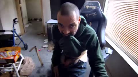 Snapshot of jburns87 chatting on January 14, 9:42 pm jburns87 online show from January 14, 9:42 pm