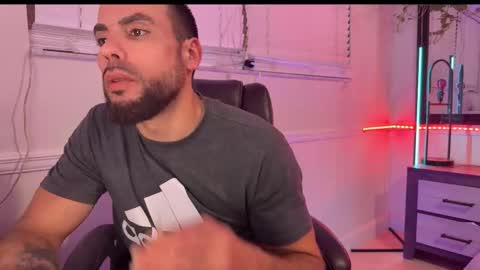 Snapshot of jcmax305 chatting on January 16, 5:55 am JcMax305 online show from January 16, 5:55 am