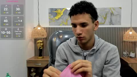 jdwhite18 online show from March 31, 4:13 am