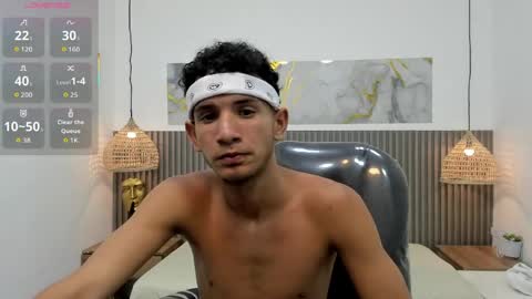 jdwhite18 online show from April 10, 4:06 am