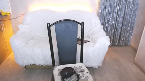 Snapshot of jealousangel chatting on January 2, 4:20 am Angel online show from January 2, 4:20 am