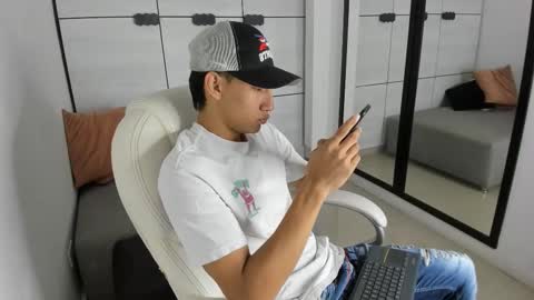 Snapshot of jean_bllack chatting on October 21, 11:22 am Jean Bllack online show from October 21, 11:22 am