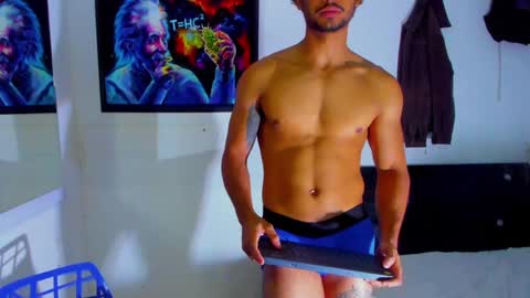 Snapshot of jean_sexman2 chatting on February 2, 12:09 am jean_sexman2 online show from February 2, 12:09 am