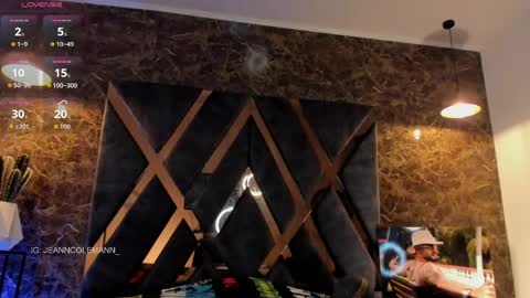 Jean Colleman online show from April 16, 12:44 am