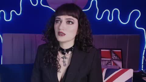 Snapshot of jeannesabatier chatting on July 2, 7:31 pm Jean online show from July 2, 7:31 pm