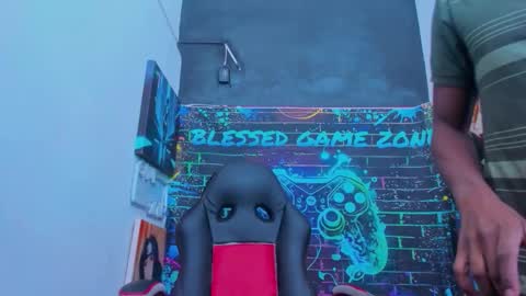 jeanpieroo26 online show from February 16, 7:32 pm