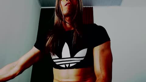 Snapshot of jeanys_sneider chatting on February 12, 12:01 pm Jeays online show from February 12, 12:01 pm