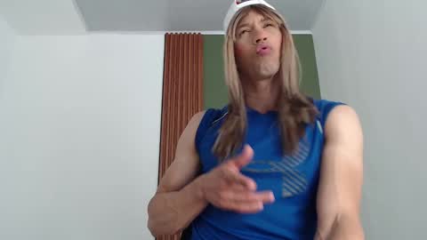 Snapshot of jeanys_sneider chatting on February 28, 12:32 am Jeays online show from February 28, 12:32 am