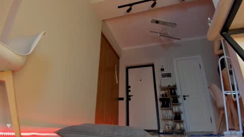 jee__son online show from December 5, 5:28 pm