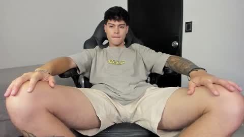 Jeanpii01 online show from January 12, 2:39 am