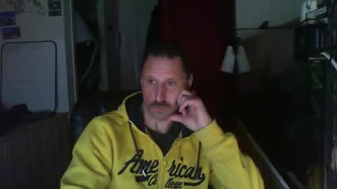 Snapshot of jef74700 chatting on March 9, 5:33 am Jrme online show from March 9, 5:33 am
