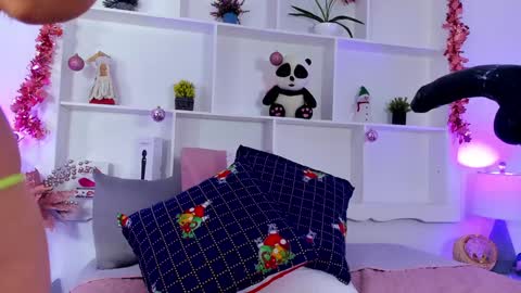 Snapshot of jehnmorris chatting on December 11, 7:03 pm Jehn online show from December 11, 7:03 pm