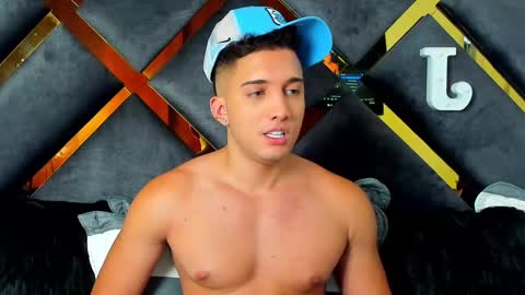 Snapshot of jeicob_stone1 chatting on December 14, 10:50 pm JEICOB STONE online show from December 14, 10:50 pm