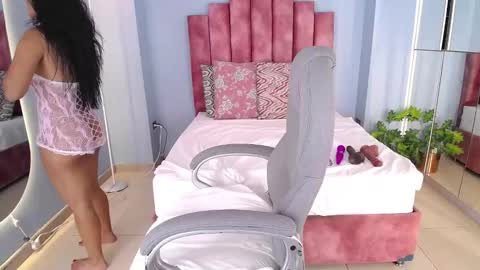 jeinnovemontenegr0 online show from February 11, 11:59 am