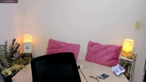 Snapshot of jelayasianxx chatting on November 8, 7:19 am Lexie online show from November 8, 7:19 am