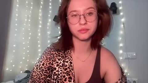 Snapshot of jelly_gum chatting on December 8, 9:02 am Inna online show from December 8, 9:02 am