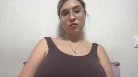 Snapshot of jelly_gum chatting on November 12, 11:54 am Inna online show from November 12, 11:54 am