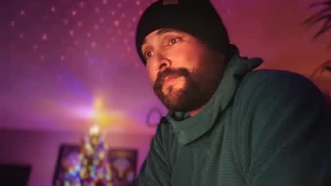 Guy Jones online show from December 11, 12:44 am