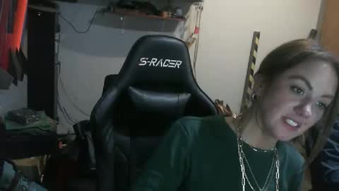 Snapshot of jen4funandspice chatting on April 11, 5:34 am jen4funandspice online show from April 11, 5:34 am