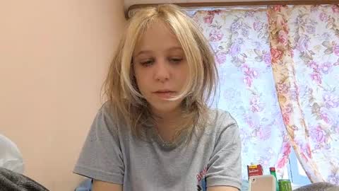 Jessica online show from April 17, 8:28 am