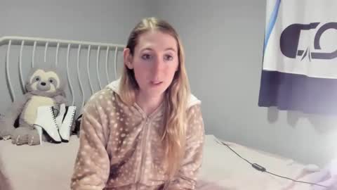 Snapshot of jenbydoll chatting on March 6, 6:05 pm JenbyDoll online show from March 6, 6:05 pm