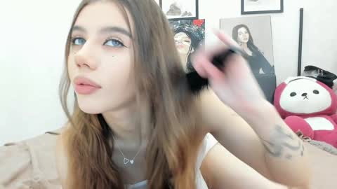 Dolly online show from March 29, 1:33 pm