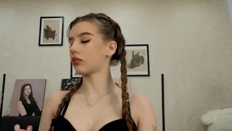 Snapshot of jenie_fire chatting on May 31, 1:29 pm Dolly online show from May 31, 1:29 pm