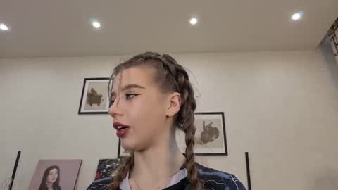 Snapshot of jenie_fire chatting on July 13, 1:36 pm Dolly online show from July 13, 1:36 pm