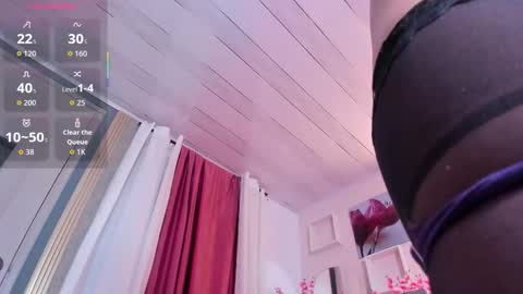 Angie online show from September 30, 8:03 pm