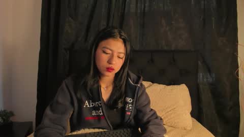 jeniferpowell_nm online show from October 14, 1:12 pm