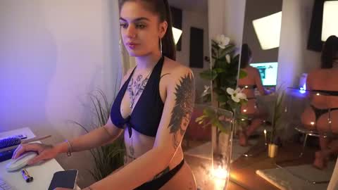 Snapshot of jeniffer_foxx chatting on September 19, 4:47 am jeniffer_foxx online show from September 19, 4:47 am
