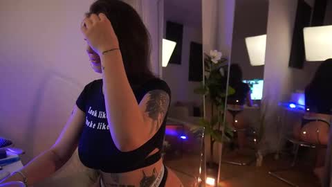 Snapshot of jeniffer_foxx chatting on October 9, 4:32 am jeniffer_foxx online show from October 9, 4:32 am