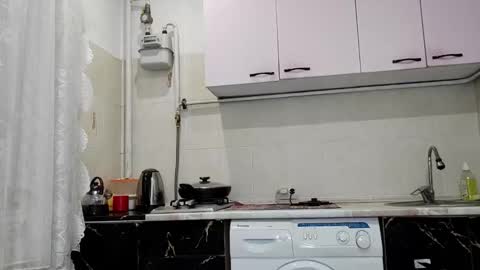 Snapshot of jeniffervaneck chatting on December 17, 8:37 pm Jeniffer online show from December 17, 8:37 pm