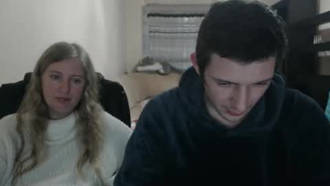 Snapshot of jenisandpeter chatting on March 4, 3:59 pm JenisAndPeter online show from March 4, 3:59 pm