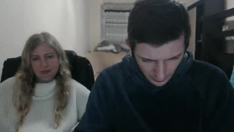 Snapshot of jenisandpeter chatting on March 4, 7:01 pm JenisAndPeter online show from March 4, 7:01 pm