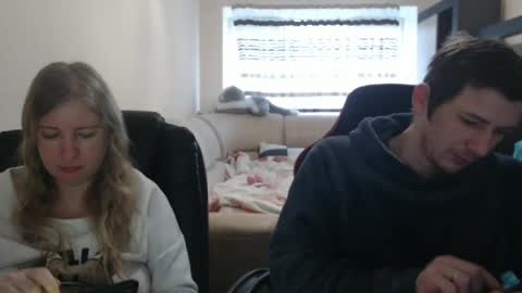 Snapshot of jenisandpeter chatting on March 9, 6:39 am JenisAndPeter online show from March 9, 6:39 am