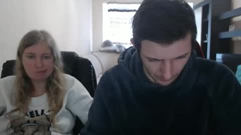 Snapshot of jenisandpeter chatting on March 9, 9:46 am JenisAndPeter online show from March 9, 9:46 am