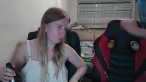 Snapshot of jenisandpeter chatting on September 9, 5:34 pm JenisAndPeter online show from September 9, 5:34 pm